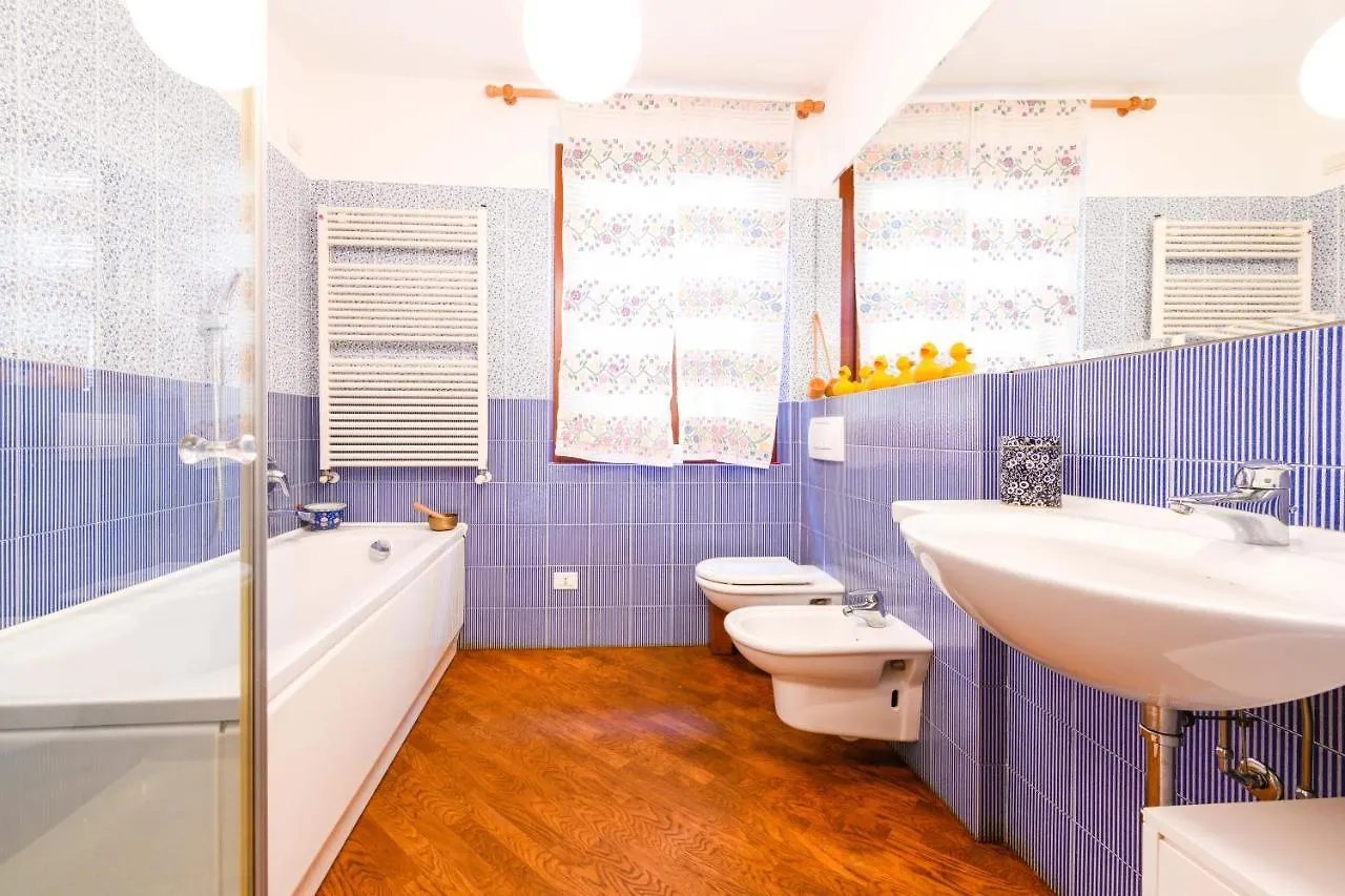 Apartment In The Center Of Salo Italy