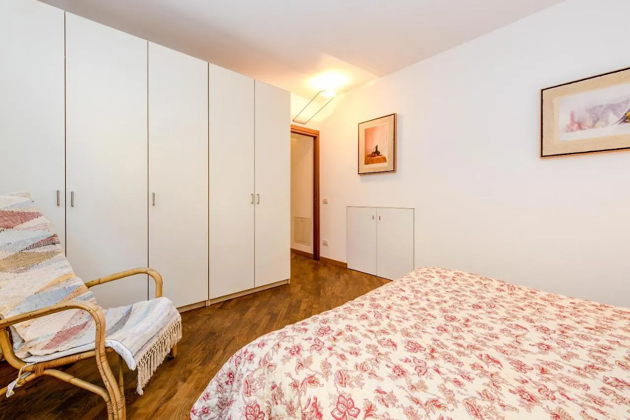 Apartment In The Center Of Salo Italy