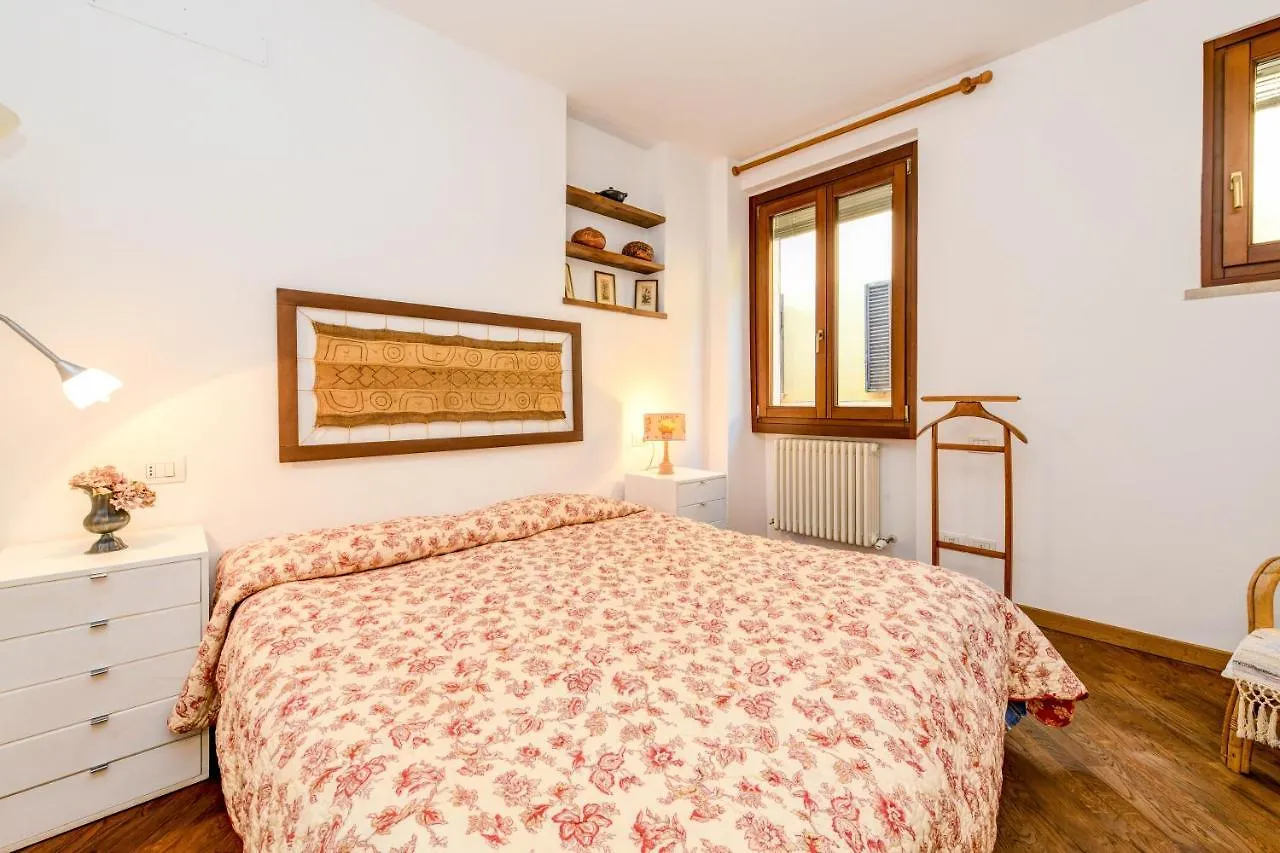 Apartment In The Center Of Salo Italy